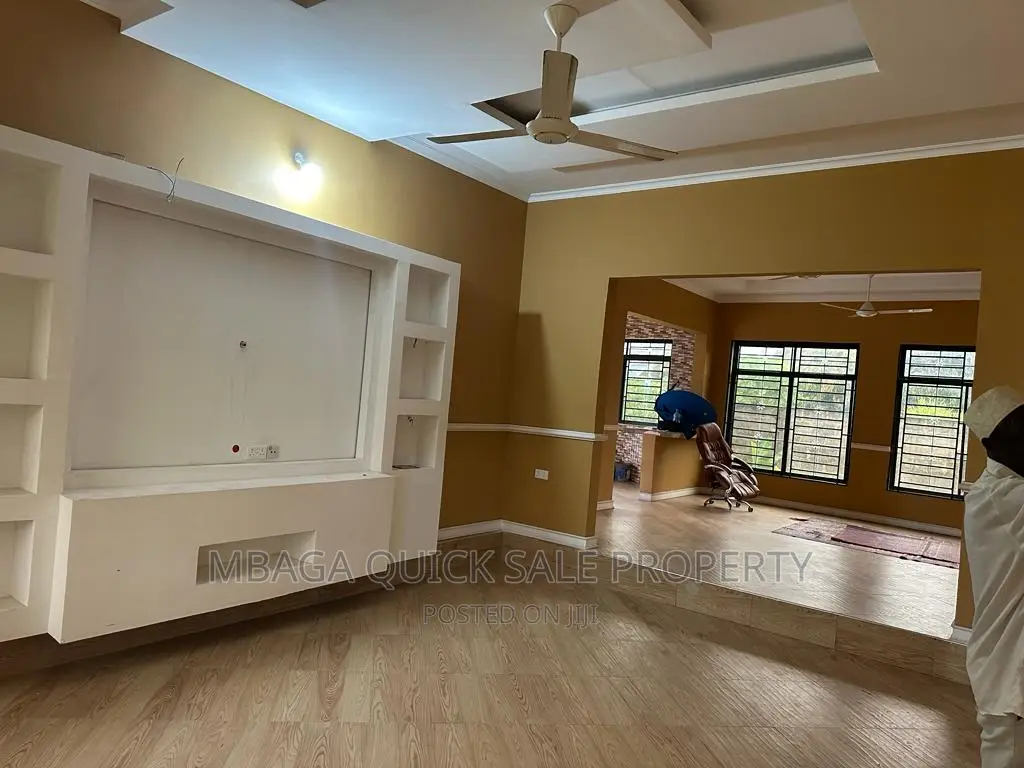 3bdrm House in Mwanagati, Mzinga for sale in Mzinga