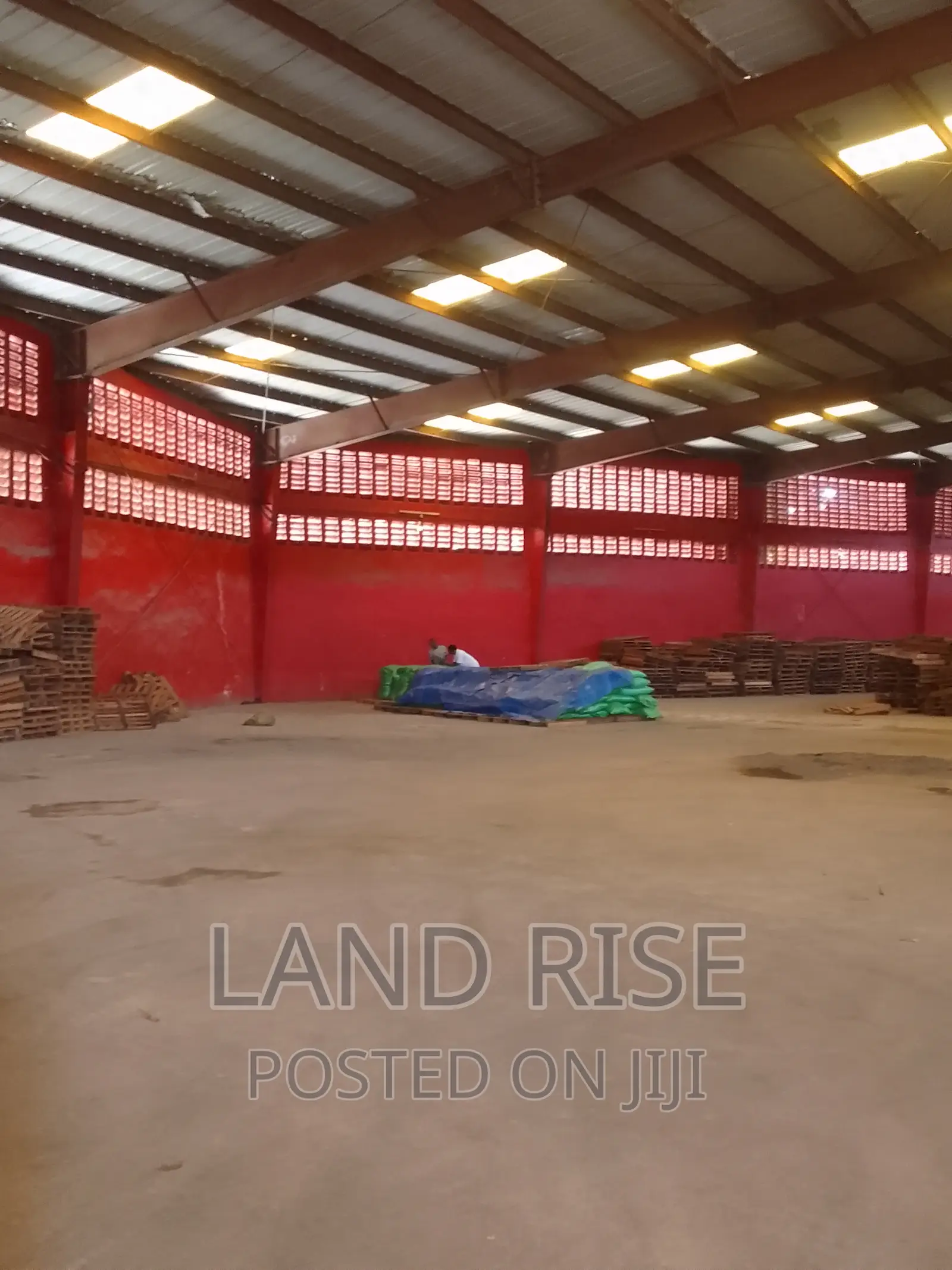 2200 SQM Warehouse in Mbagala in Fella