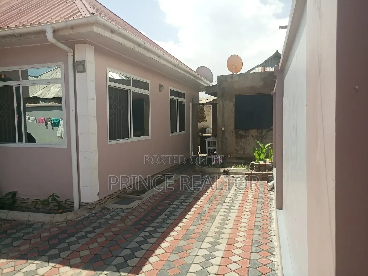 3bdrm House in Kinyerezi, Kinondoni for sale in Kinondoni