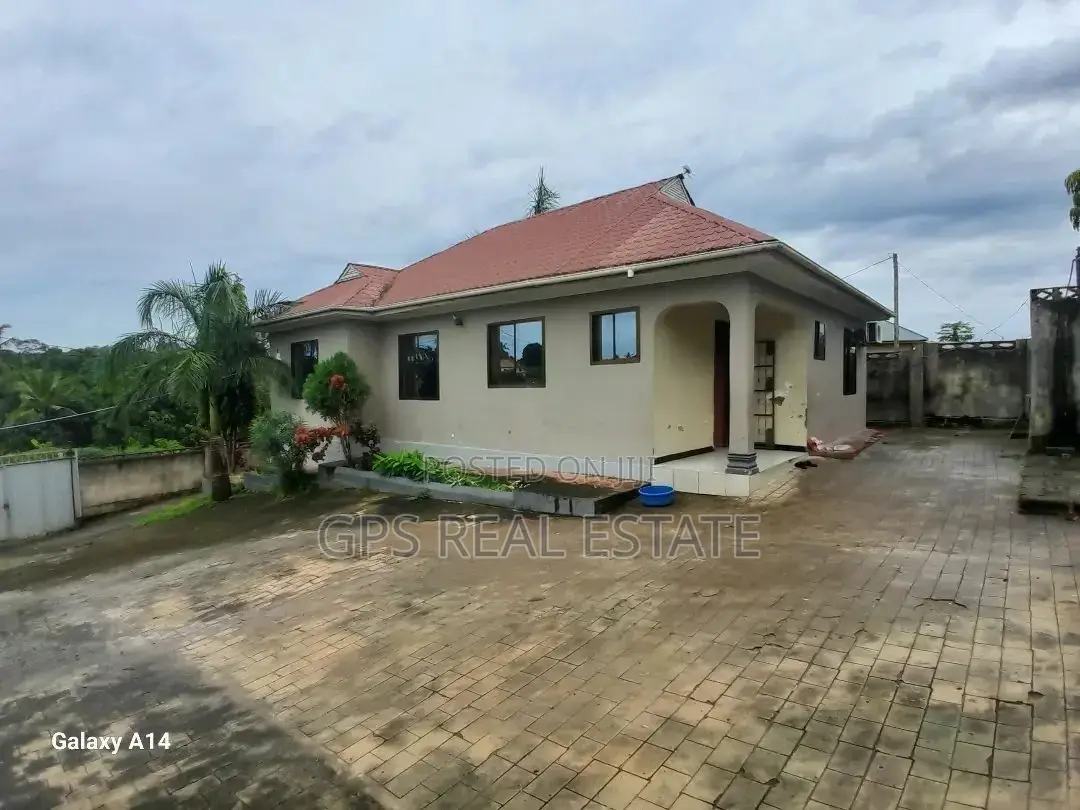 3bdrm House in Mbezi Mwisho, Kinondoni for sale in Kinondoni