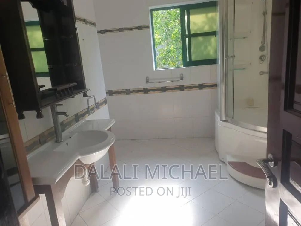 Furnished 5bdrm Villa in Mikocheni for rent in Mikocheni
