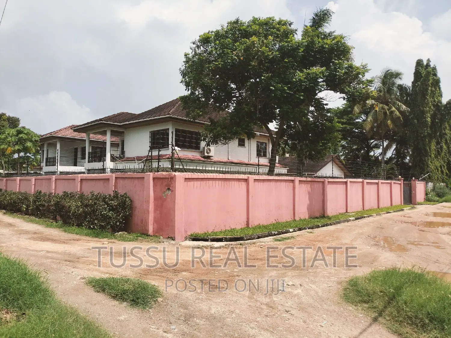 5bdrm Maisonette in Mikochen Kwa Nyerere, Kinondoni for sale in Kinondoni