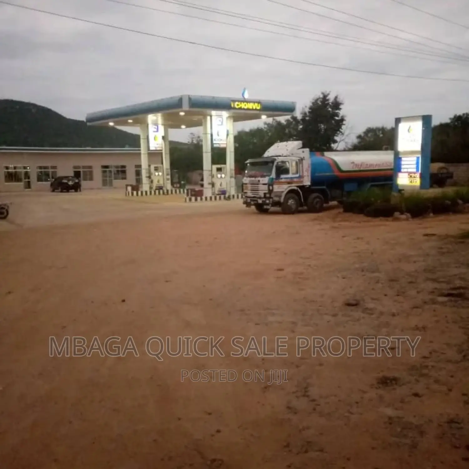 4bdrm Duplex in Same, Chome for sale in Chome