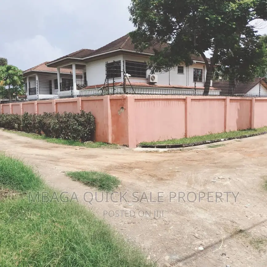 5bdrm House in Mikocheni Kwa for sale in Mikocheni