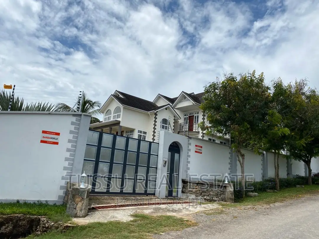 4bdrm Mansion in House For Sale, Kinondoni for sale in Kinondoni