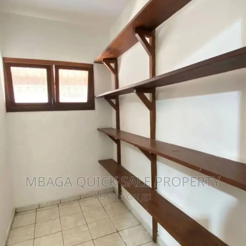 5bdrm House in Mikocheni for sale in Mikocheni