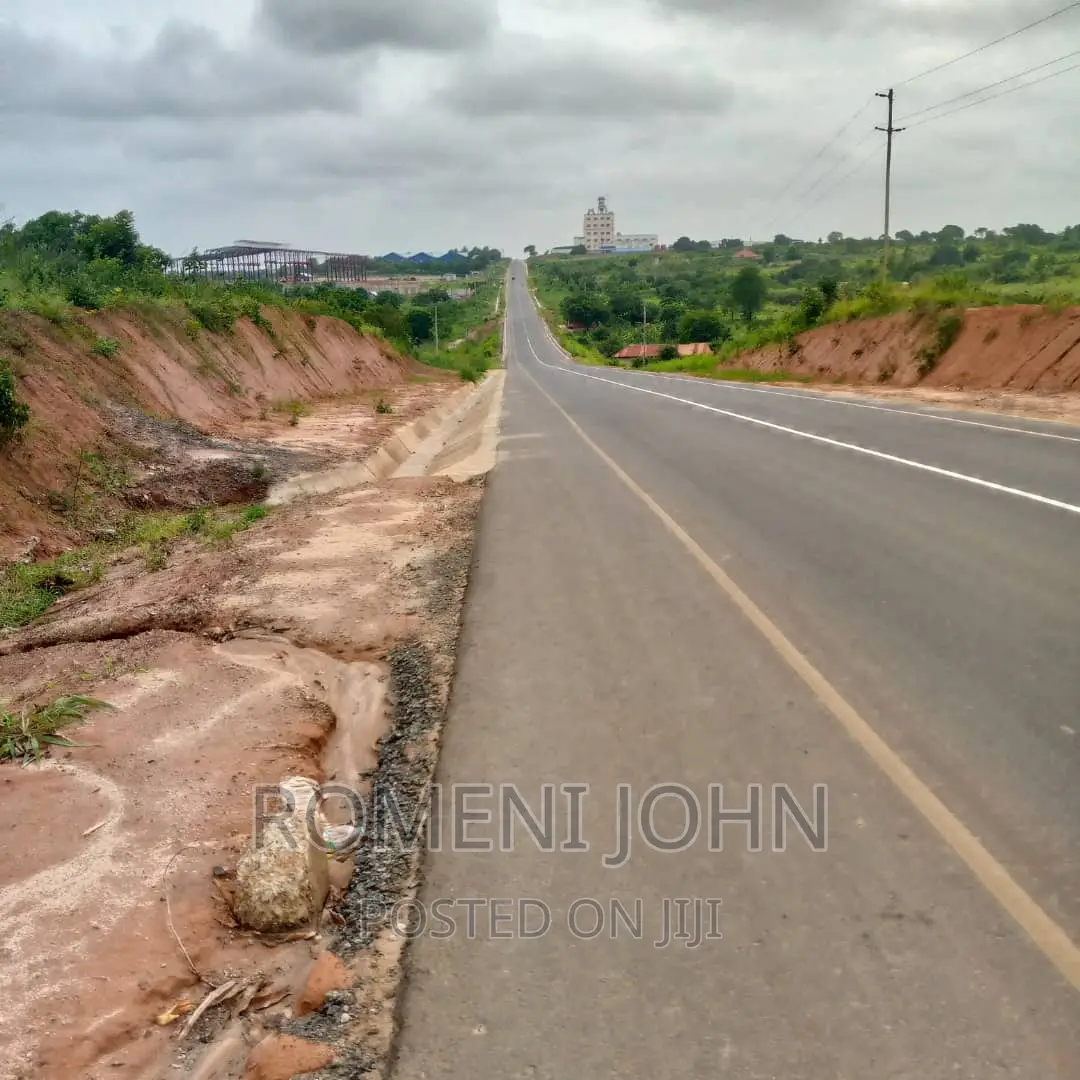 Eneo Hk 5 La Viwanda Linauzwa Ml 600 Kibaha Misugusugu. in Ilala