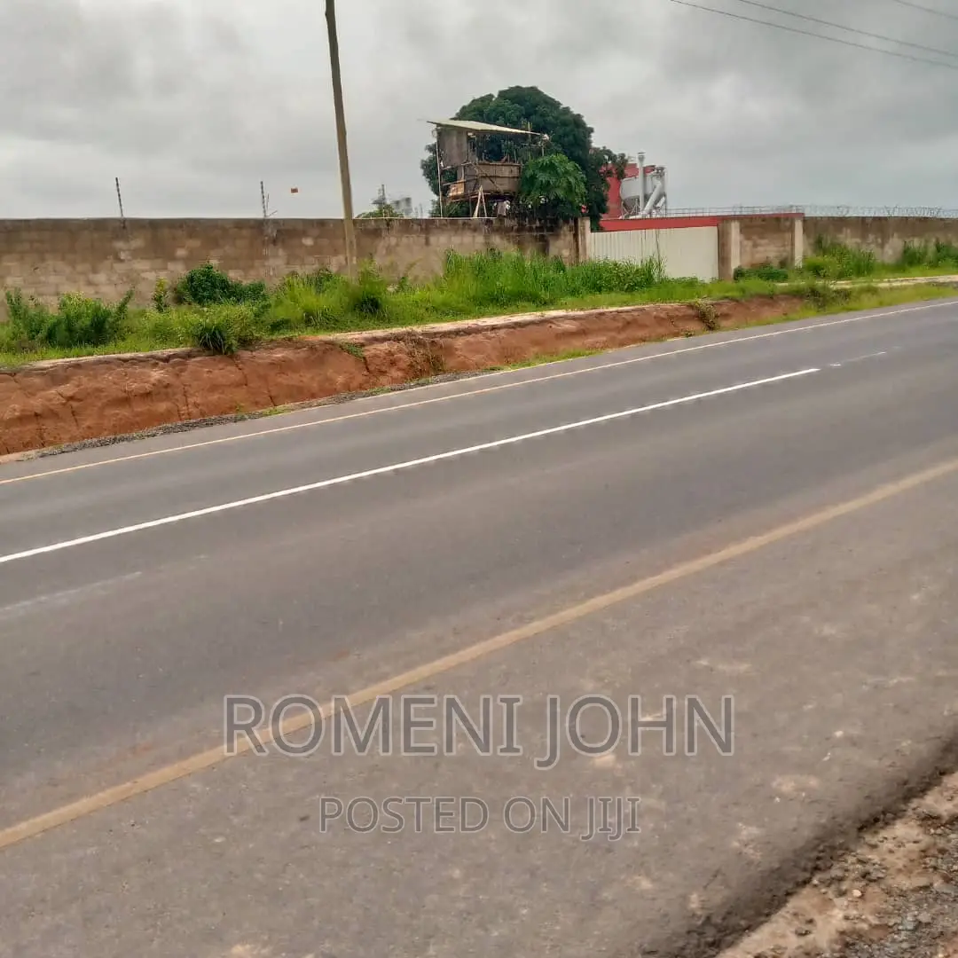 Eneo Hk 5 La Viwanda Linauzwa Ml 600 Kibaha Misugusugu. in Ilala