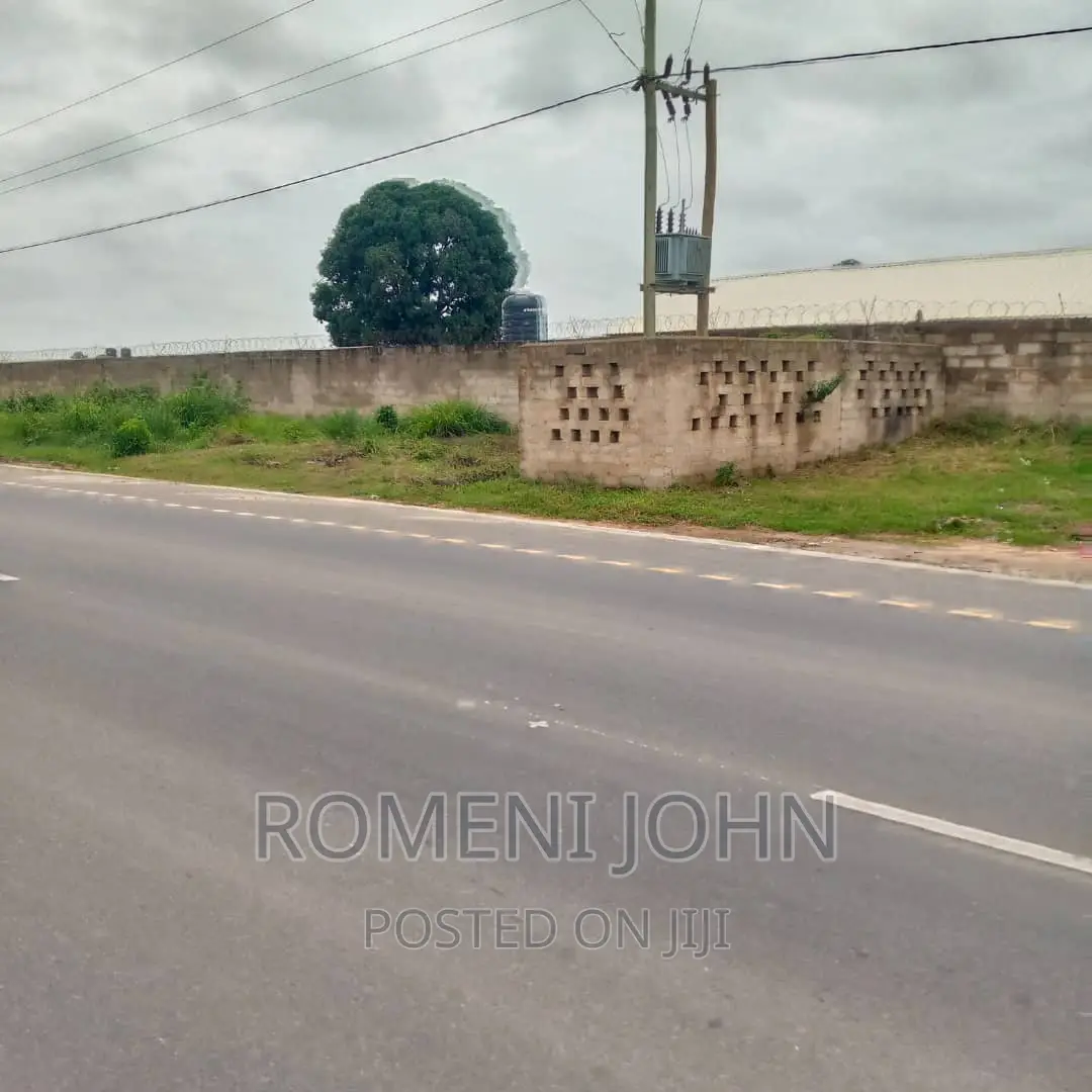 Eneo Hk 5 La Viwanda Linauzwa Ml 600 Kibaha Misugusugu. in Ilala