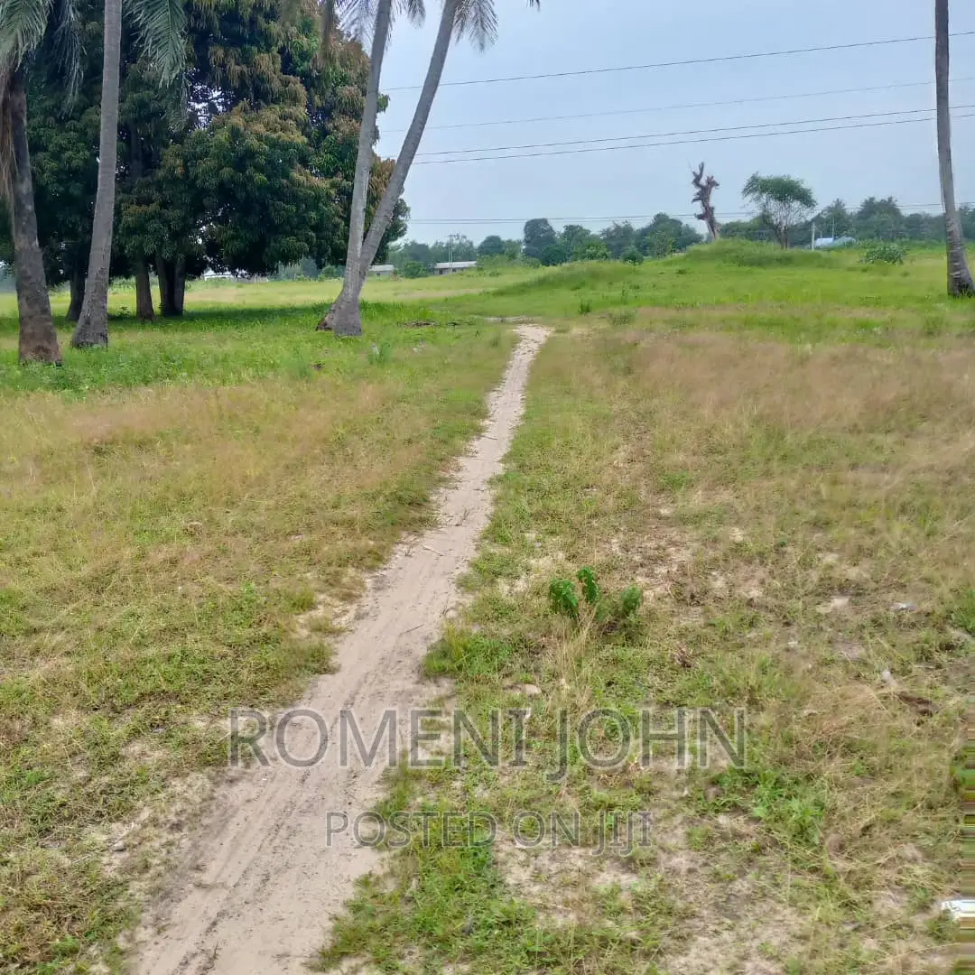 Eneo Hk 6 La Viwanda Linauzwa Ml 700 Kibaha Misugusugu. in Ilala