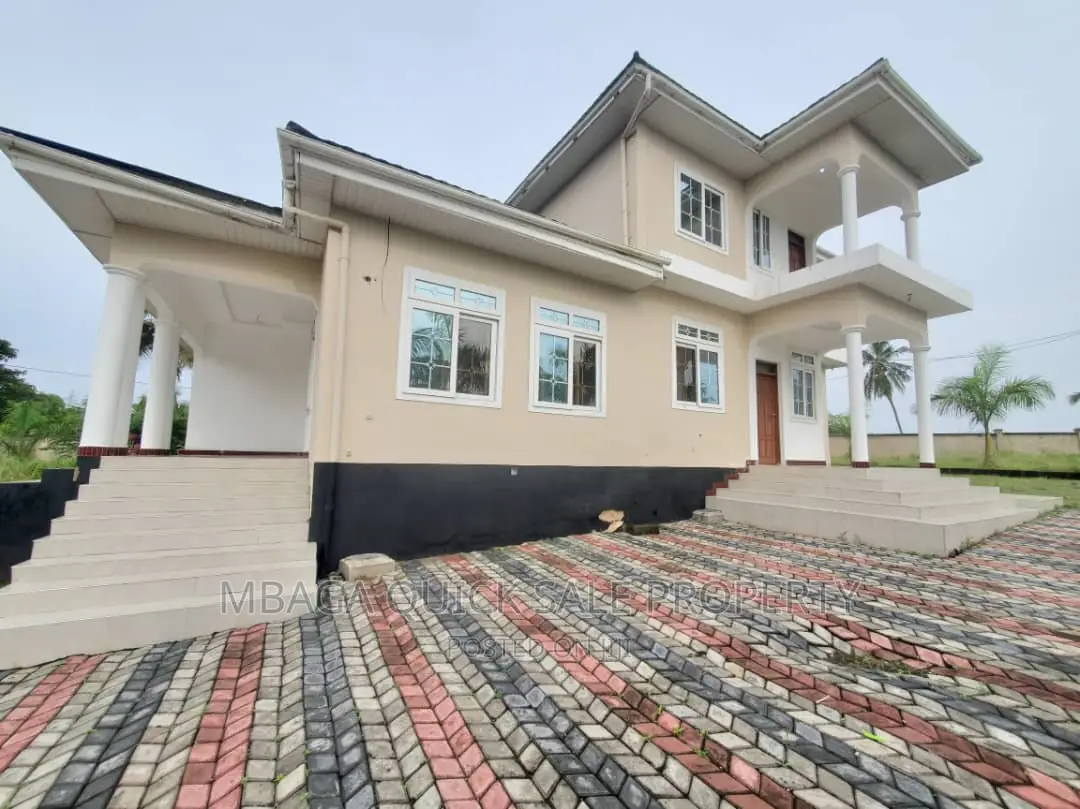 5bdrm House in Madale, Bunju for sale in Bunju