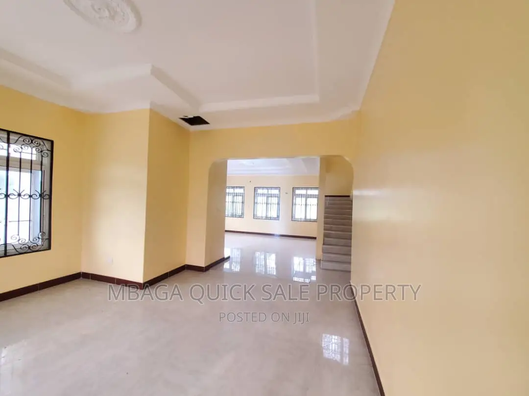5bdrm House in Madale, Bunju for sale in Bunju
