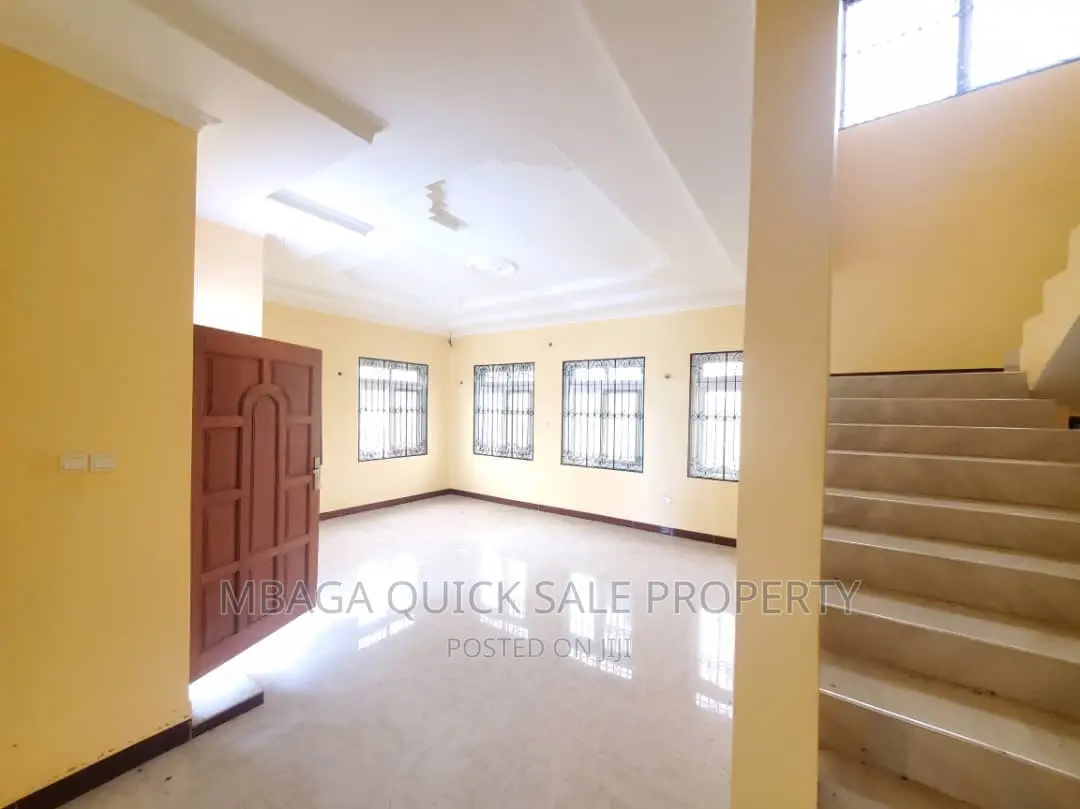 5bdrm House in Madale, Bunju for sale in Bunju
