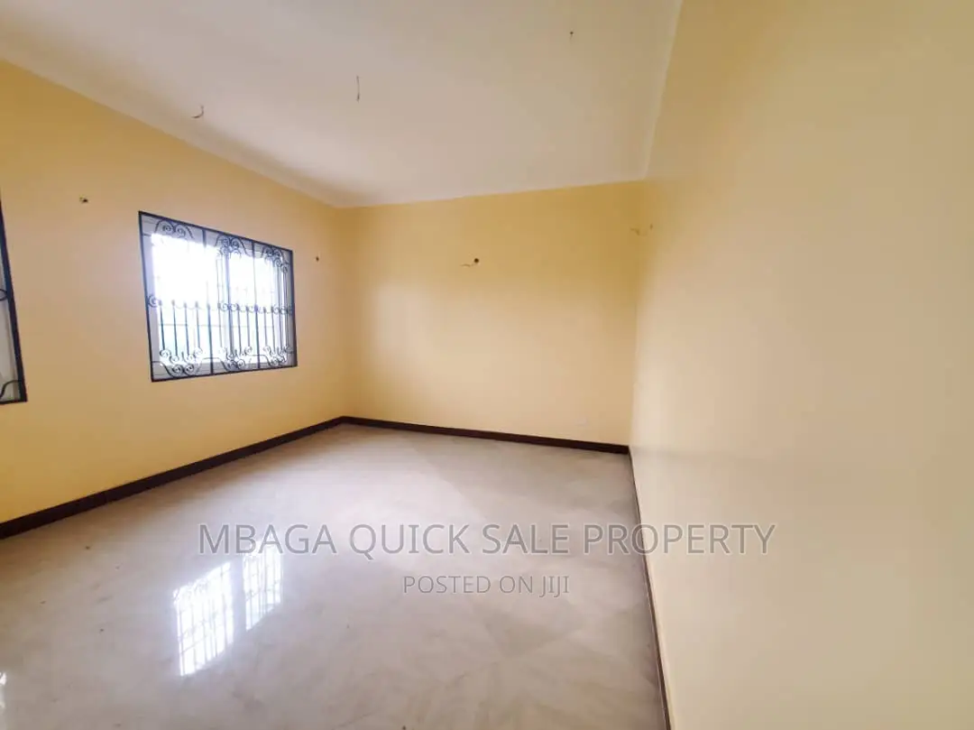 5bdrm House in Madale, Bunju for sale in Bunju