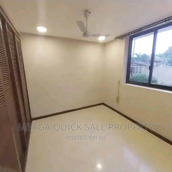 Ware House for Rent at Mandela Rd in Mandera