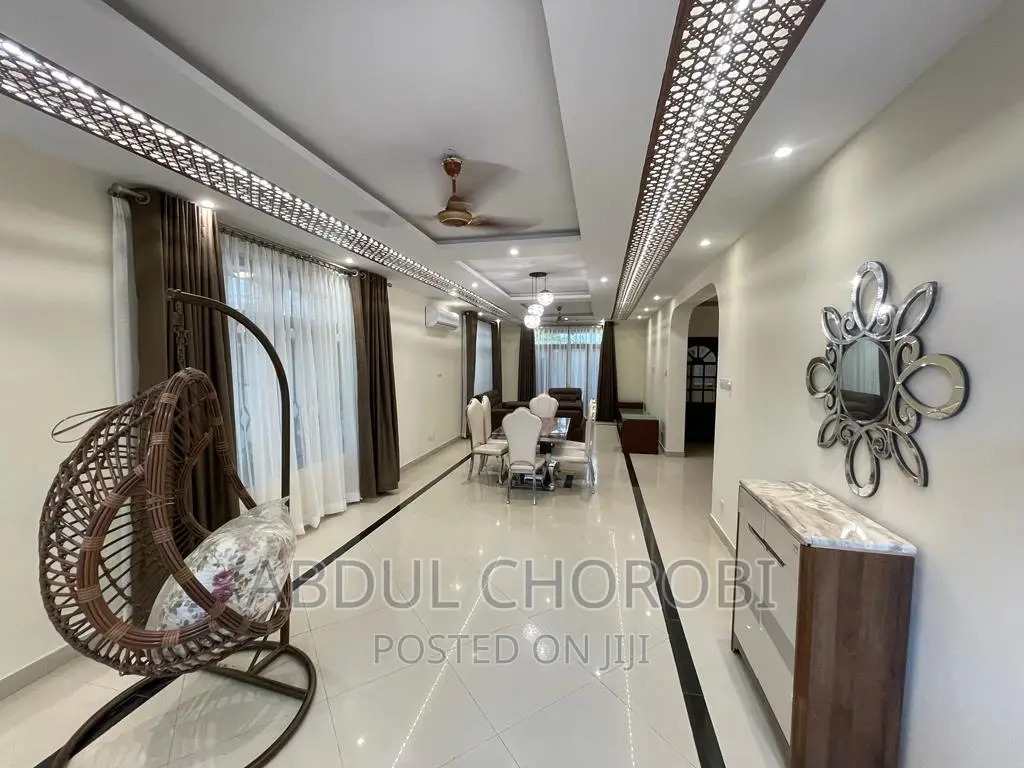 Furnished 4bdrm Villa in Ada Estate for rent in Ada Estate