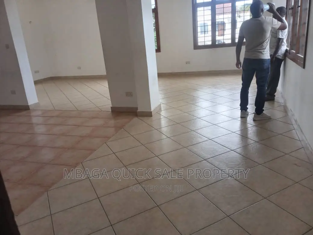 3bdrm Apartment in Mbezi Beach Shoppers for rent in Mbezi Beach