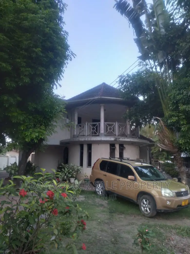5bdrm House in Mbezi Beach  Kilonga for sale in Mbezi Beach