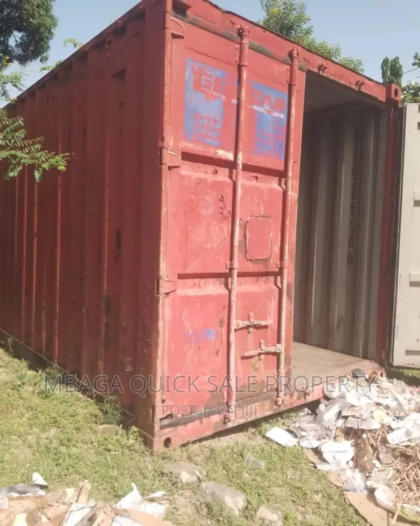 Kontena Inauzwa Ipo Mbezi Beach in Mbezi Beach