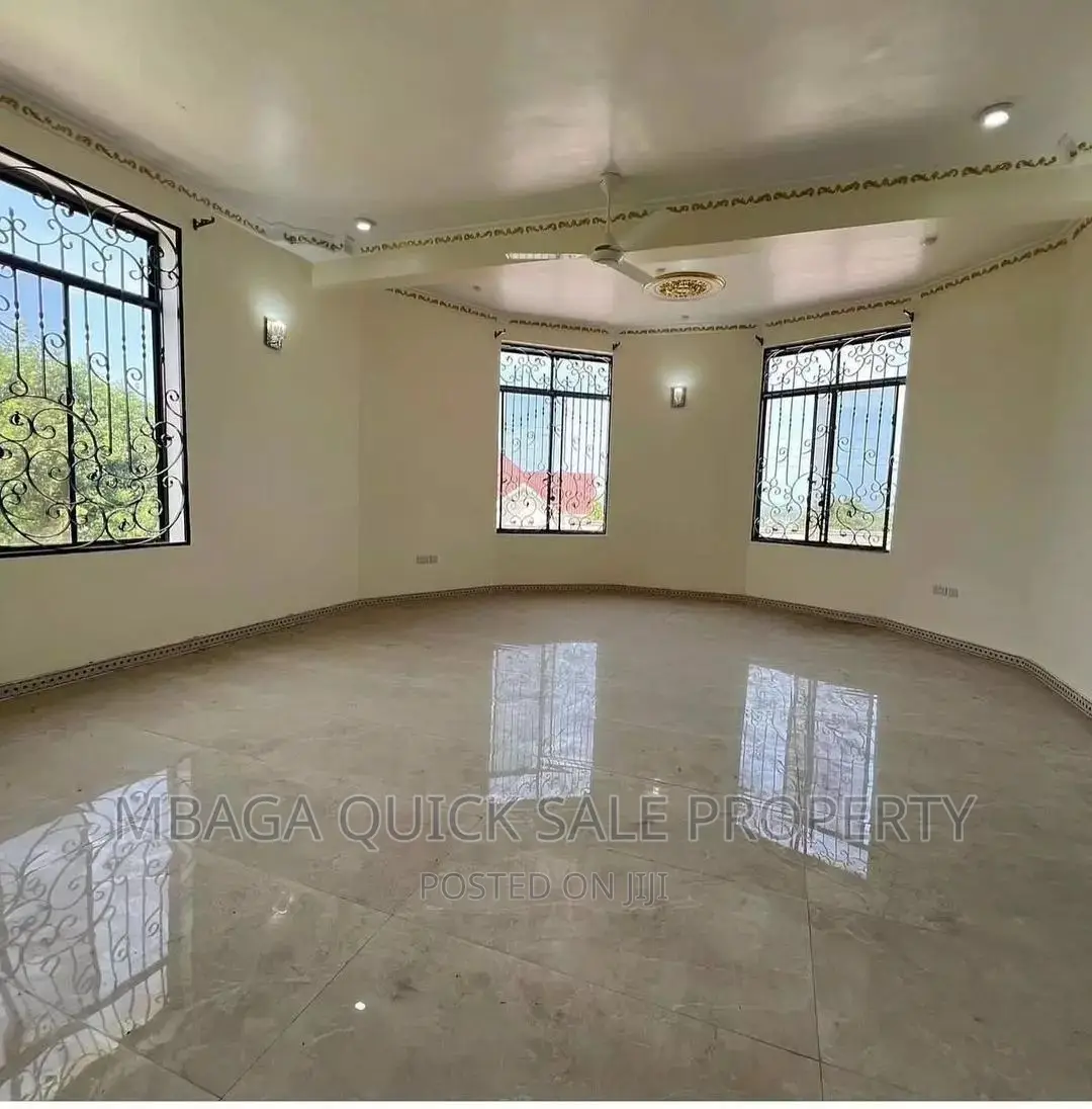 5bdrm Apartment in Salasala, Mbezi for rent in Mbezi