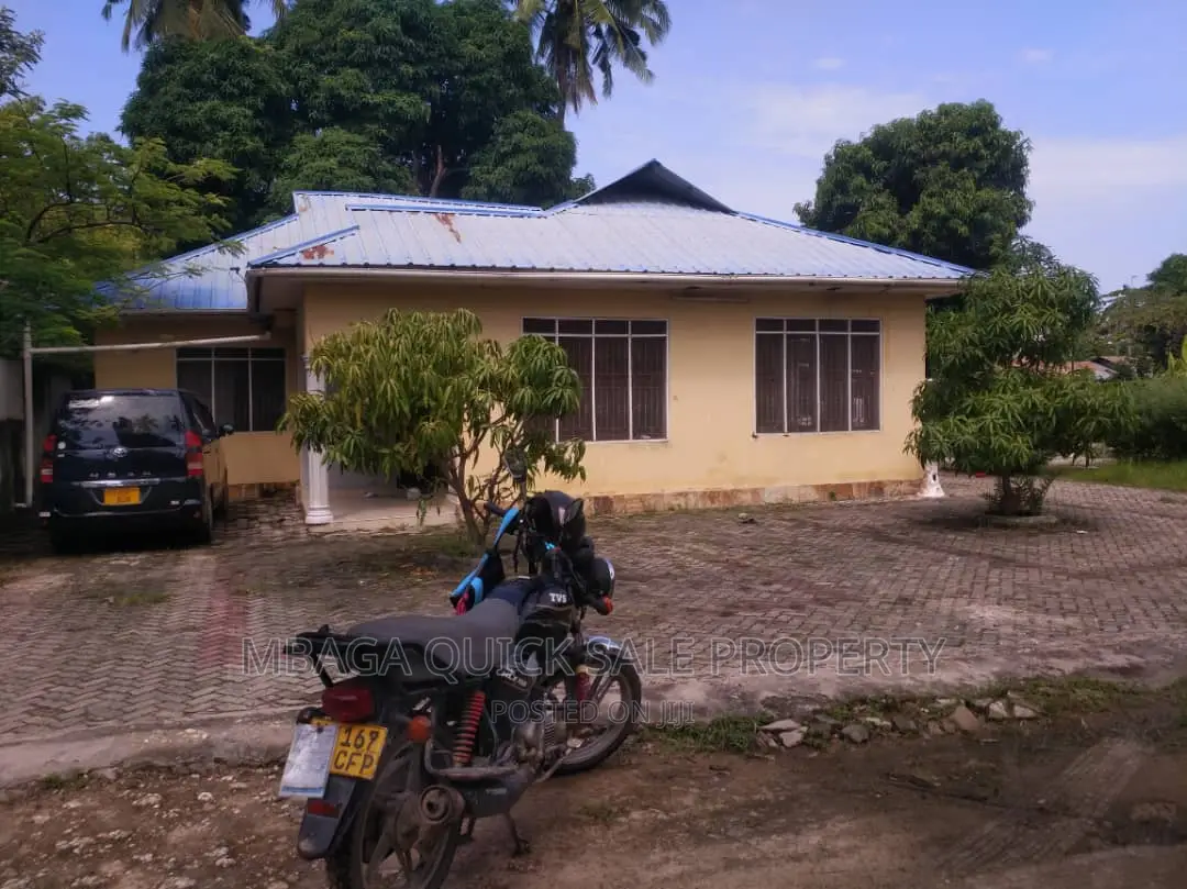 6bdrm House in Regent Estate for rent in Ada Estate