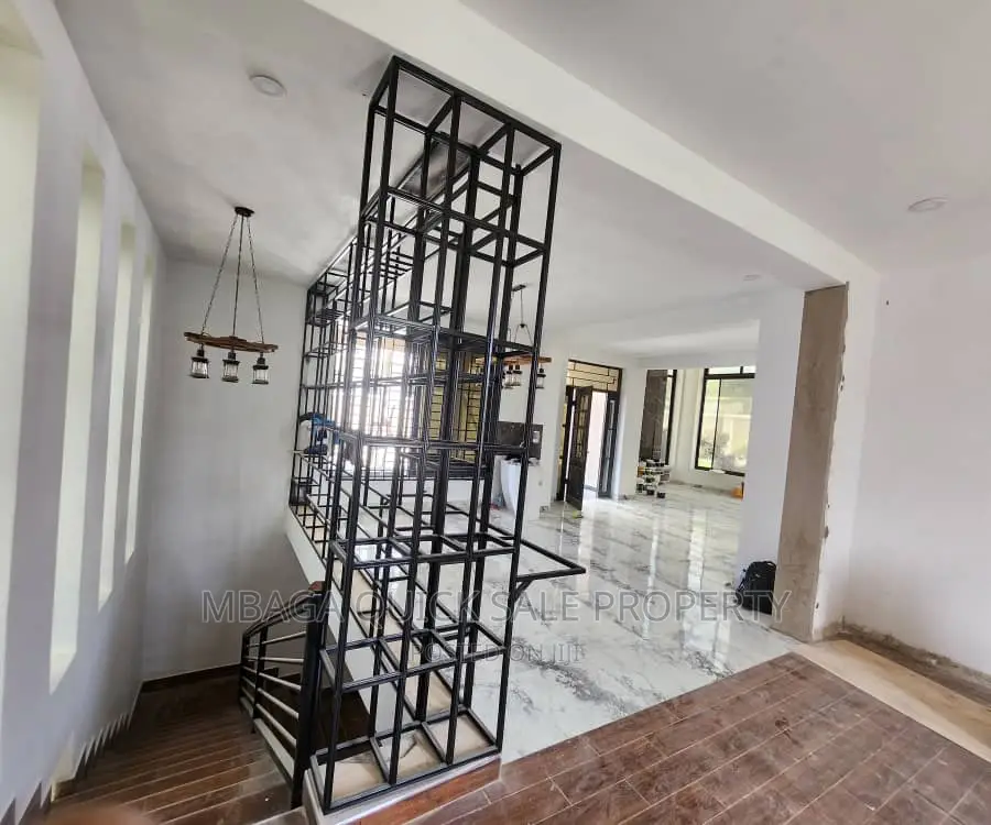 5bdrm House in Goba Kinzudi for sale in Goba