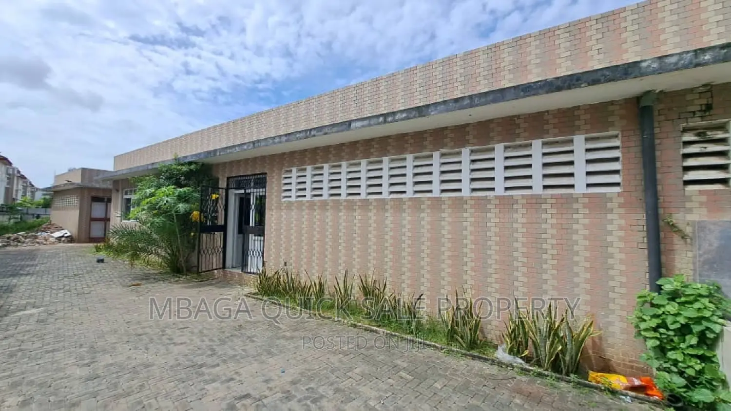 Small Godown or Warehouse for Rent With Office at Msasani in Msasani