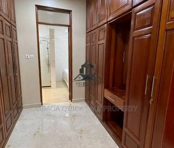 5bdrm House in Msasani  Peninsula for sale in Msasani