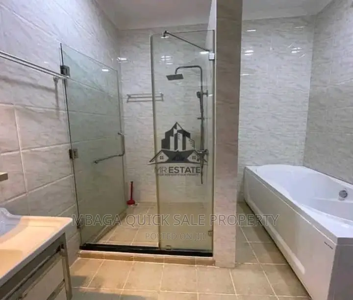 5bdrm House in Msasani  Peninsula for sale in Msasani