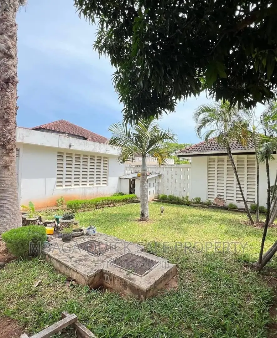4bdrm Bungalow in Mbez Beach for rent in Mbezi Beach