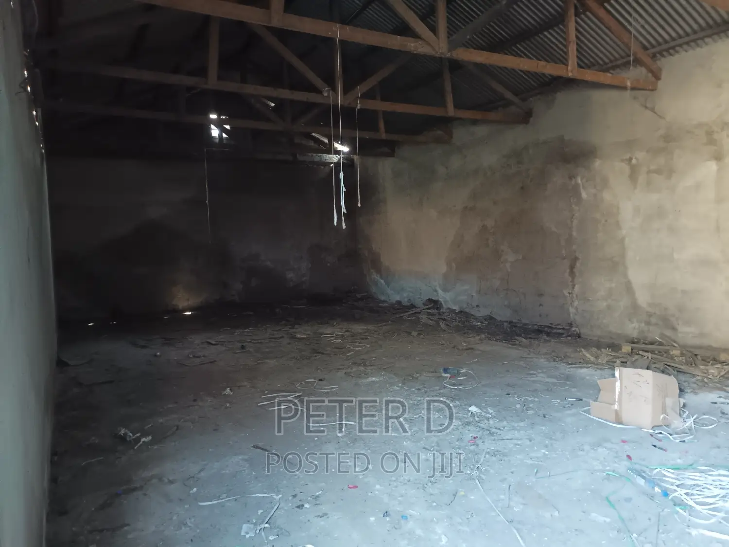 Godown Karibu Na Barabara in Ilala
