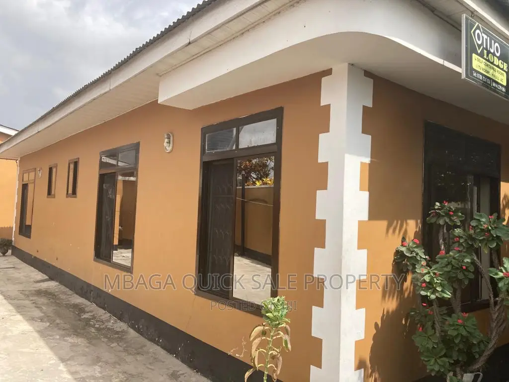 8bdrm House in Temeke, Azimio for sale in Azimio