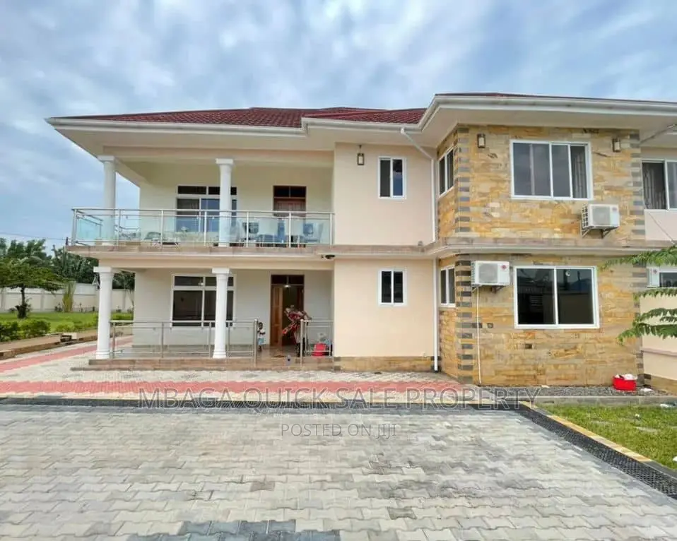 6bdrm House in Oyster Bay for rent in Oyster Bay