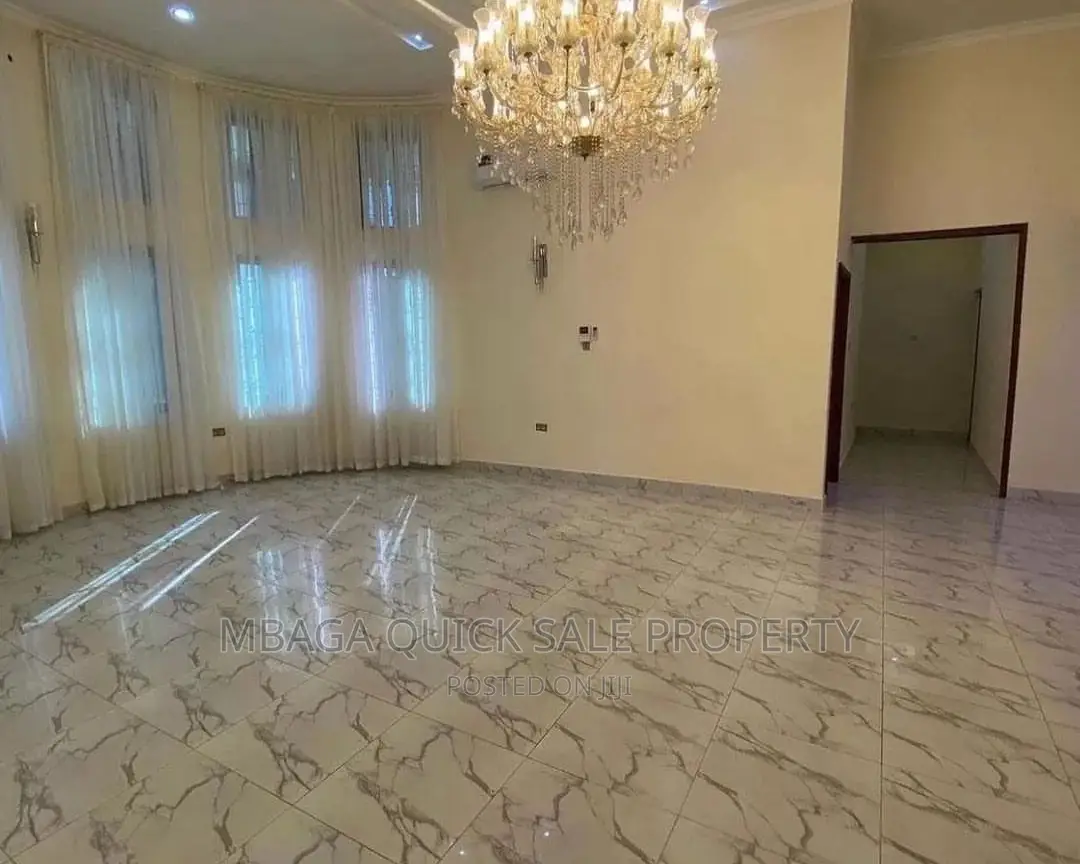6bdrm House in Oyster Bay for rent in Oyster Bay