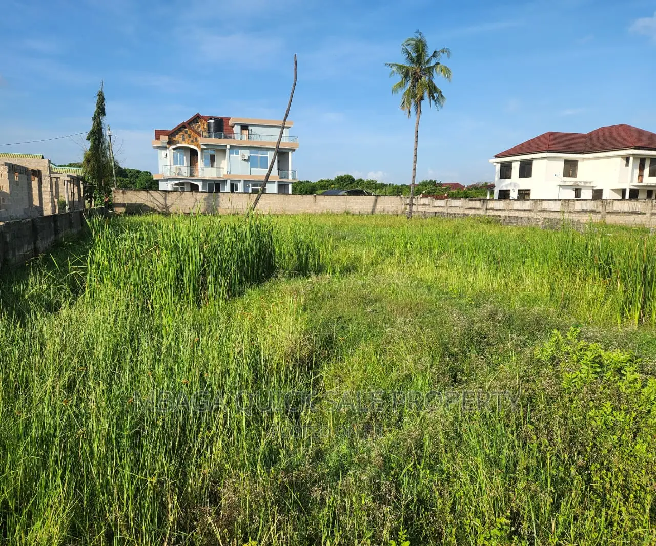 Plot for Sale at Ununio 1800sqm TSH 250mil in Kunduchi