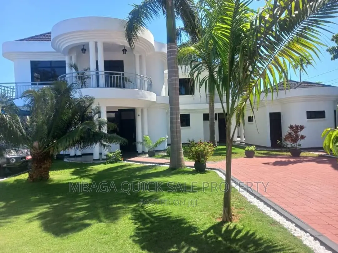 5bdrm House in Masaki for sale in Masaki