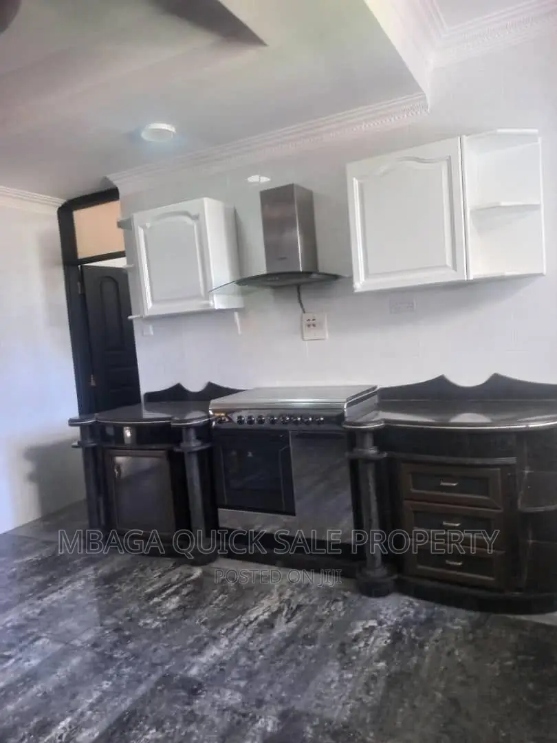 5bdrm House in Masaki for sale in Masaki