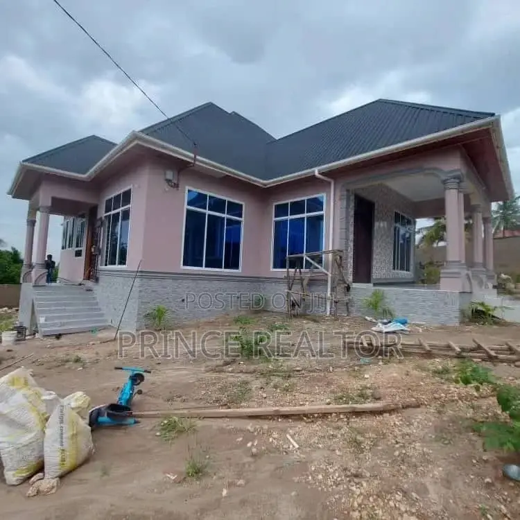 4bdrm House in Tegeta Wazo, Kinondoni for sale in Kinondoni