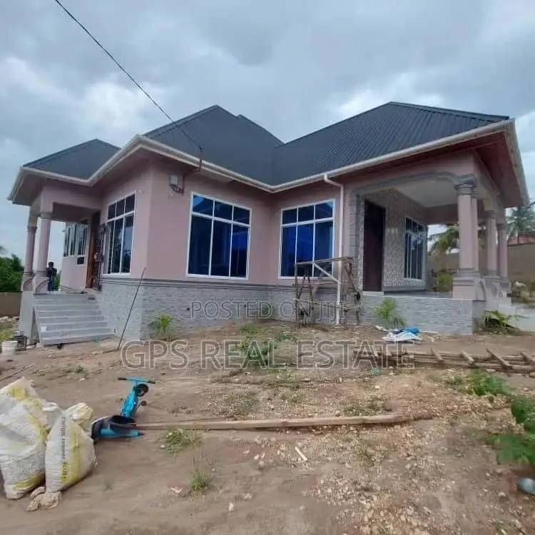 4bdrm House in Tegeta Wazo, Kinondoni for sale in Kinondoni