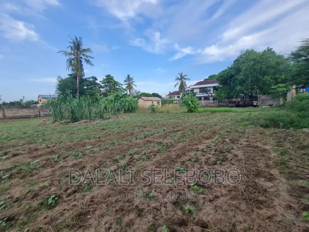 Plot 2in1 at Boko Near by Ununio in Kinondoni