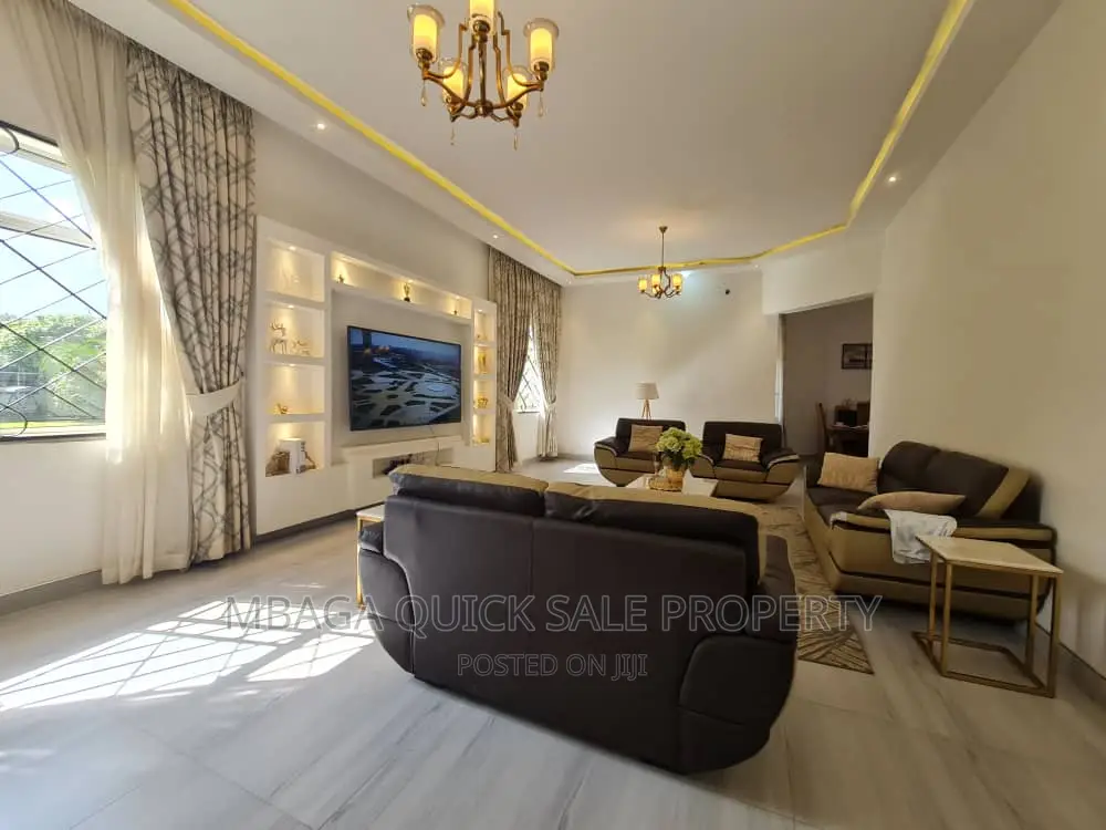 Furnished 7bdrm House in Njiro  Block C for sale in Njiro