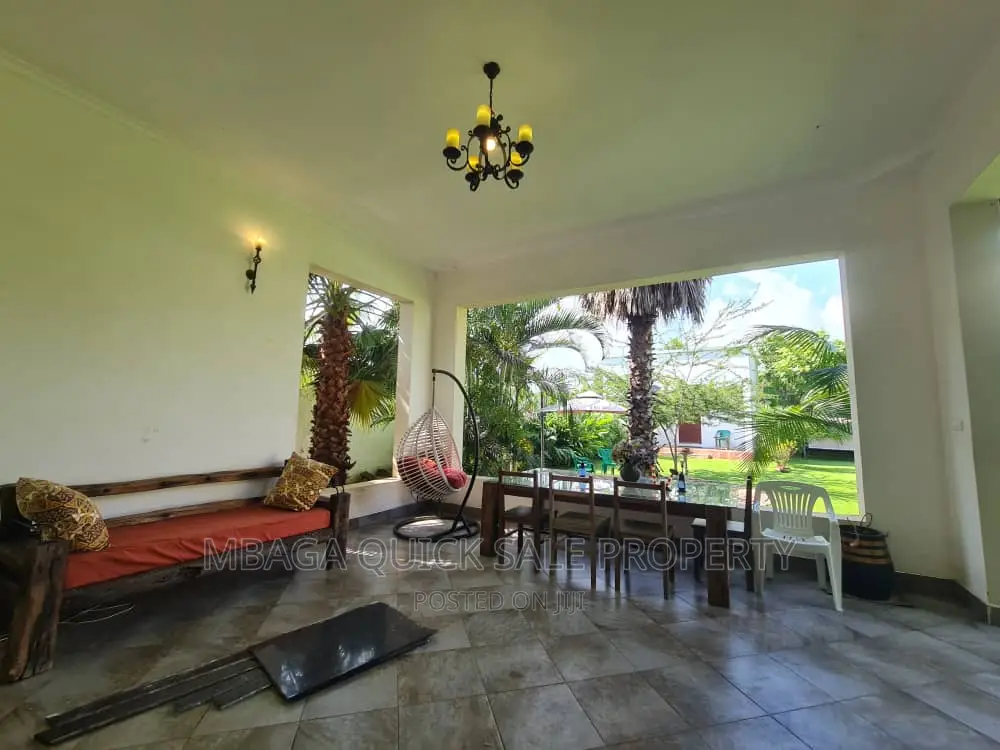 Furnished 7bdrm House in Njiro  Block C for sale in Njiro