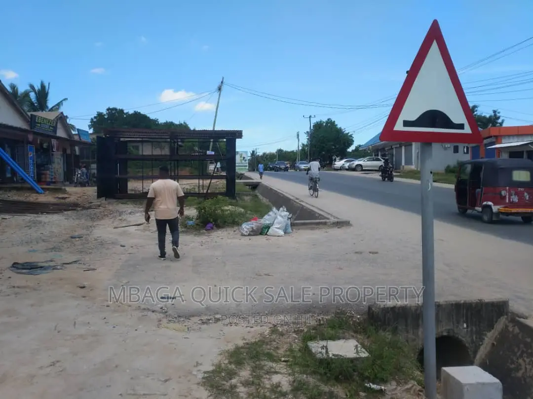 Shop Frem for Rent at Main Road at Goba Makongo in Goba