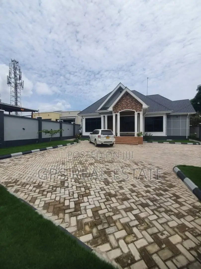 4bdrm House in Tabata Segerea, Kinondoni for sale in Kinondoni