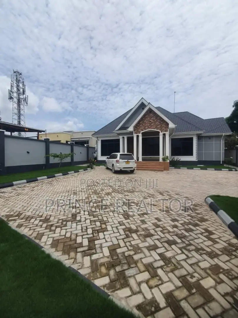 4bdrm House in Tabata Segerea, Kinondoni for sale in Kinondoni