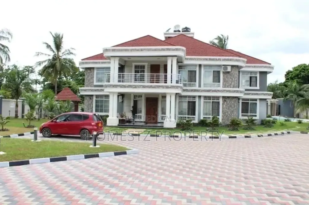 Palace For Sale At A Good Price in Kinondoni