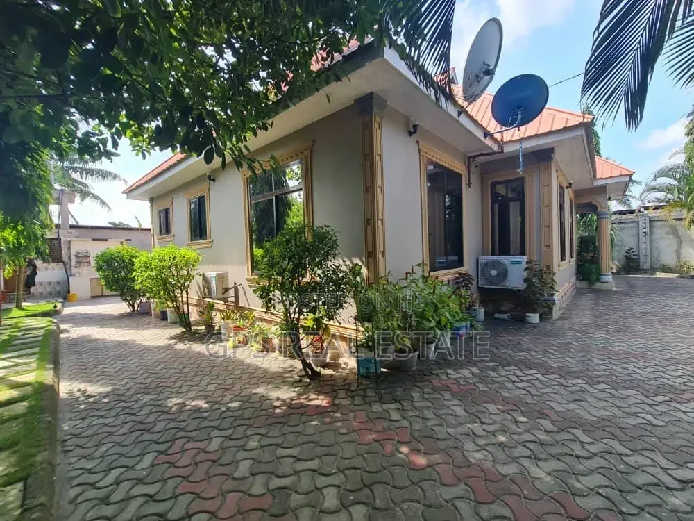 3bdrm House in Kisemvule, Ilala for sale in Ilala