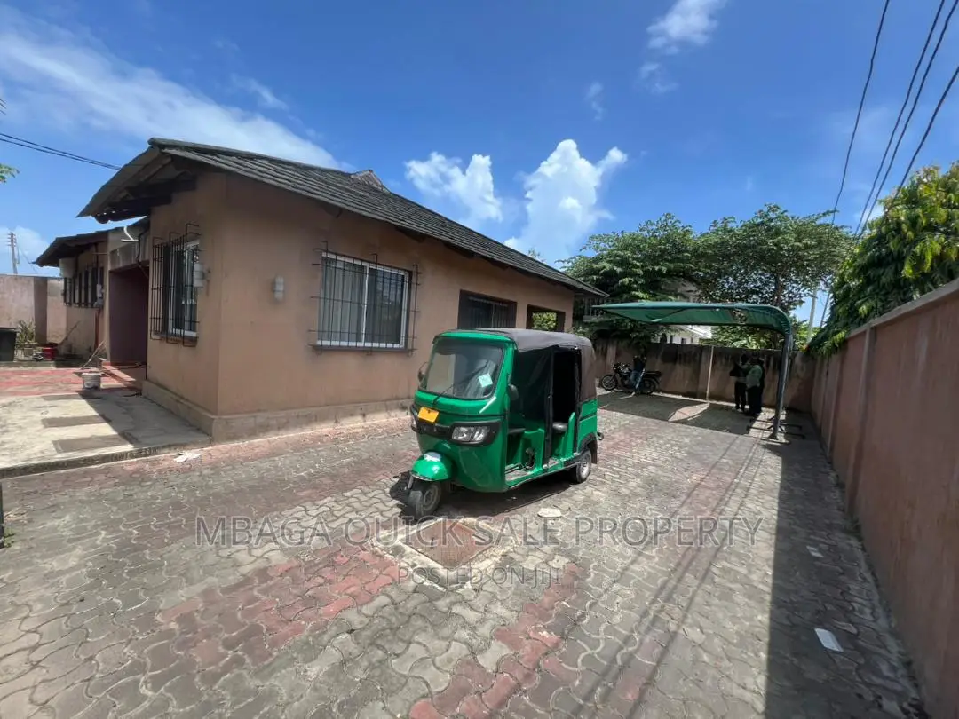 3bdrm House in Mbezi Beach Tank for sale in Mbezi Beach