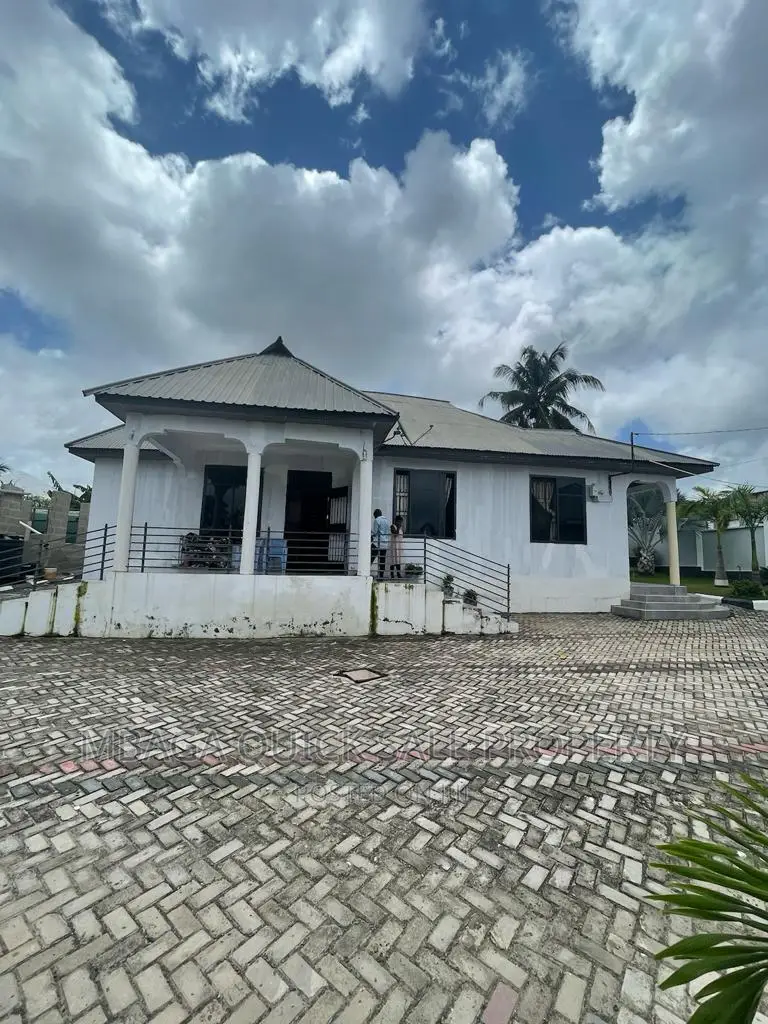3bdrm House in Tegeta Wazo, Bunju for sale in Bunju