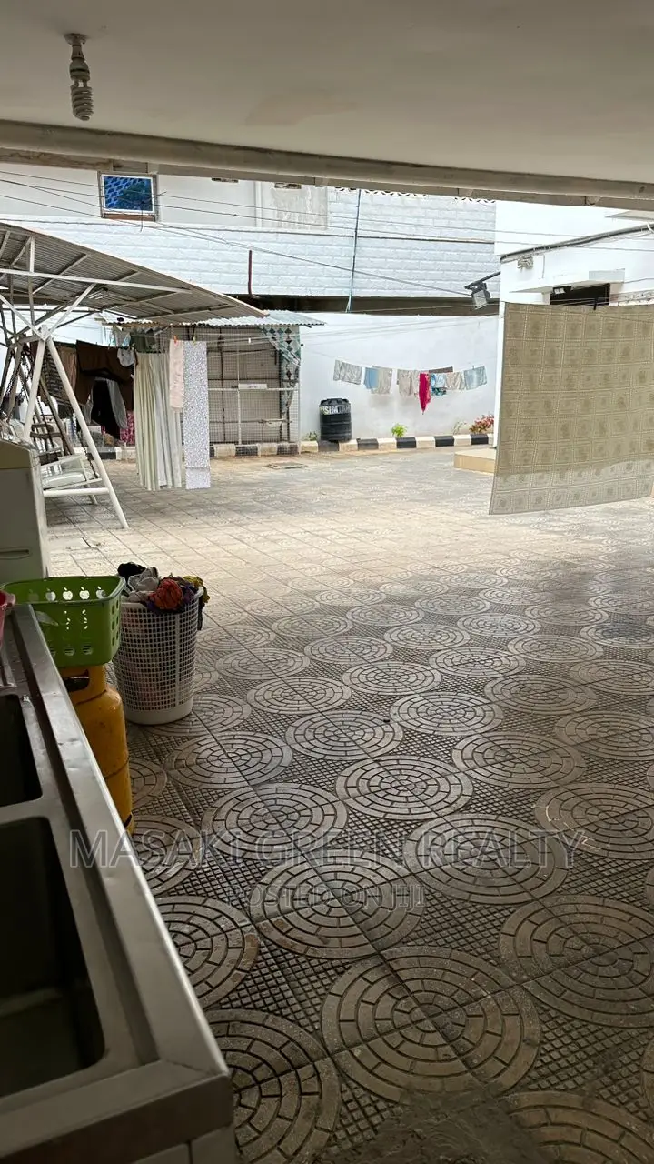 7bdrm Maisonette in Upanga Street, Kinondoni for sale in Kinondoni